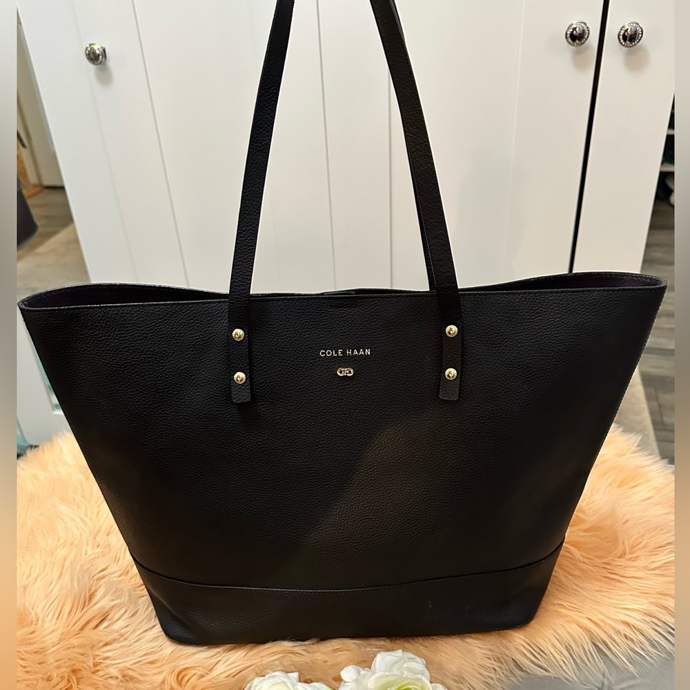 Cole Haan Black Leather Shoulder Tote Bag LG Gold Hardware LIKE NEW! 60% OFF - Picture 6 of 10
